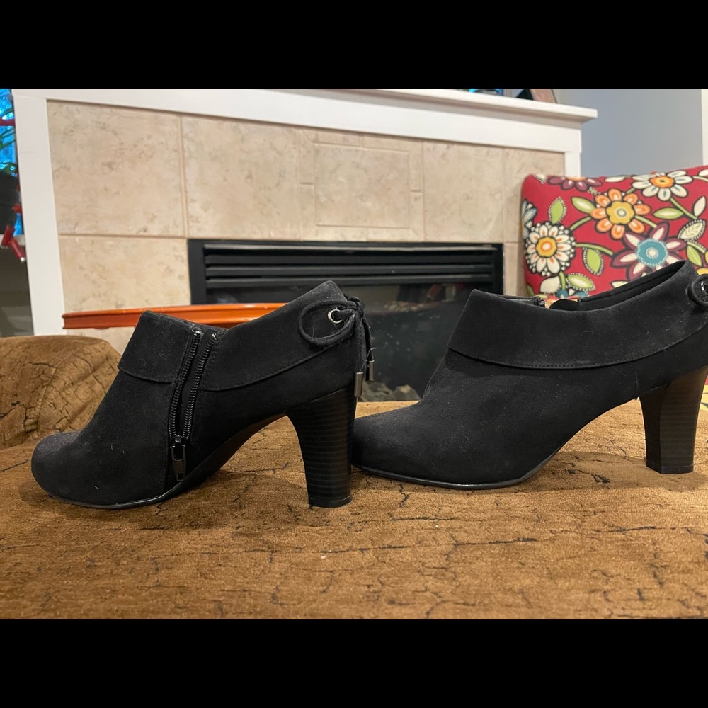 Coach and Four ankle heel boots